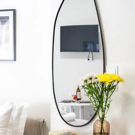 Downtown Cuties Calamata