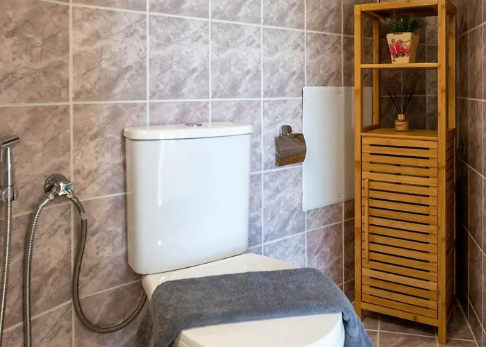 Downtown Cuties * Kalamata