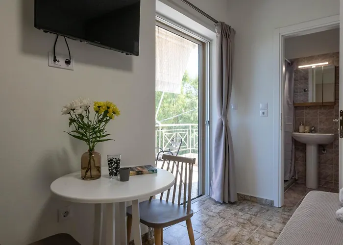 Downtown Cuties Kalamata