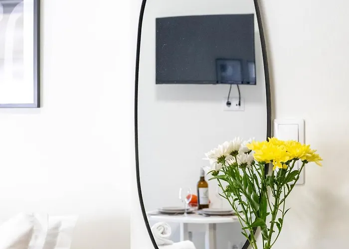 Downtown Cuties Kalamata